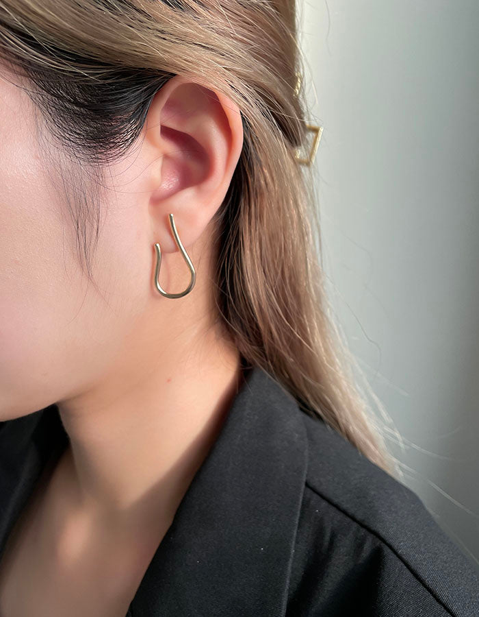 簡約大U型耳環 - 銀針