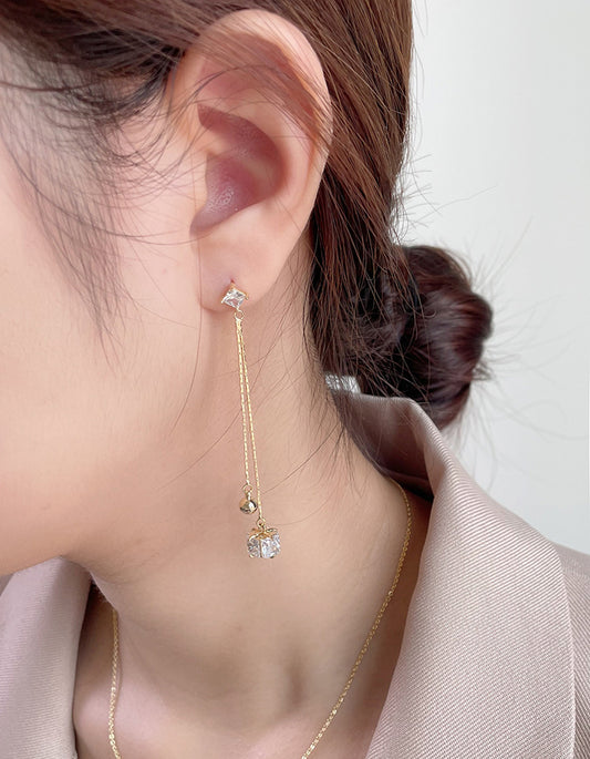 輕垂墜亮鑽耳環