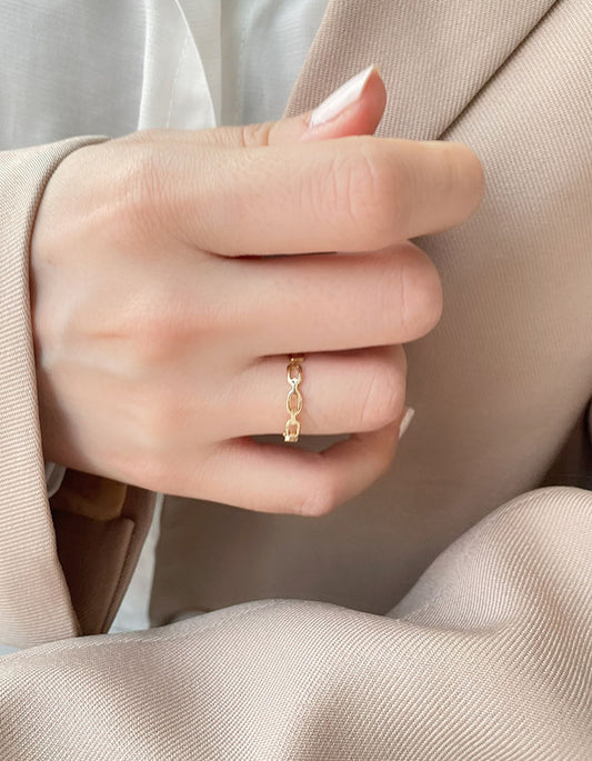 環繞圈圈鏤空戒指