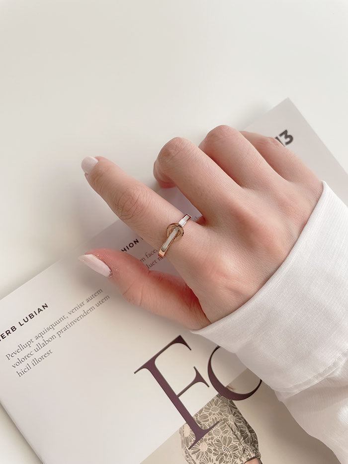 扣頭造型鈦鋼戒指