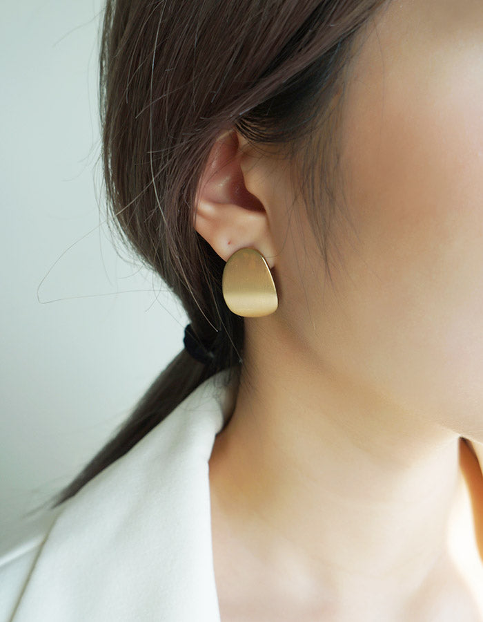 髮絲感不規則金屬片耳環 - 925純銀針