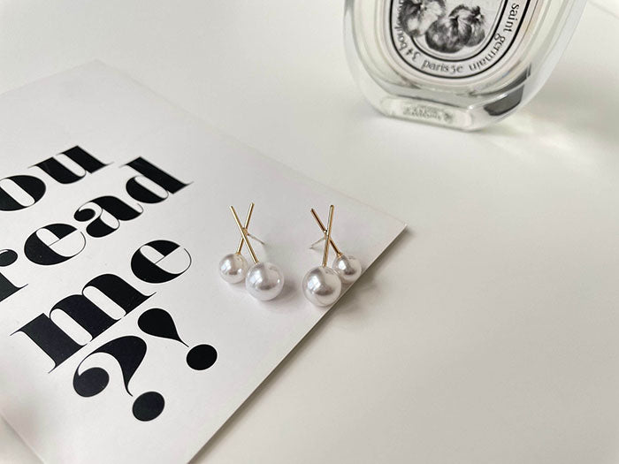 交叉大小珍珠耳環 - 925純銀針