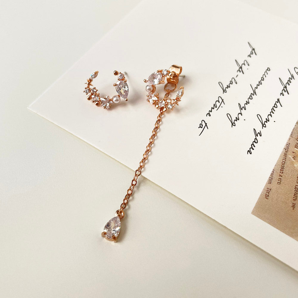 不對稱珍珠鑲鑽垂墜耳環 - 925純銀針