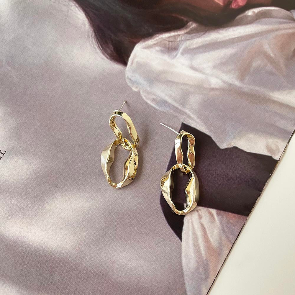 冰光澤金色不規則鍊條耳環 - 925純銀針