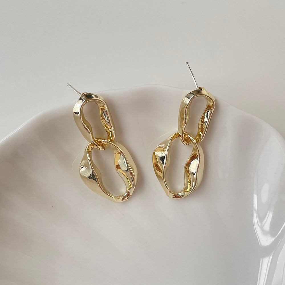 冰光澤金色不規則鍊條耳環 - 925純銀針