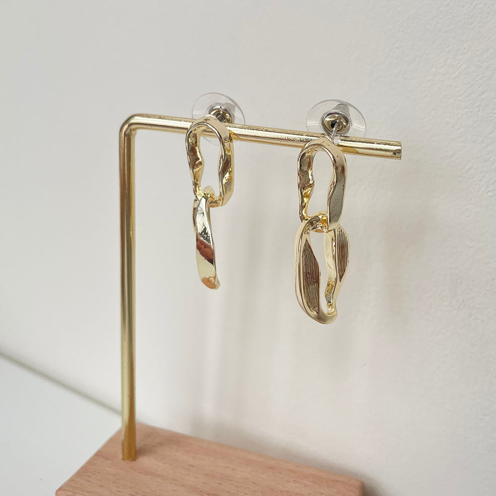 冰光澤金色不規則鍊條耳環 - 925純銀針