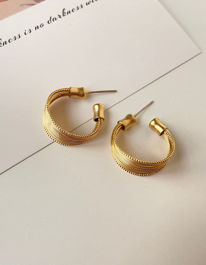 線條感環形耳環 - 925純銀針