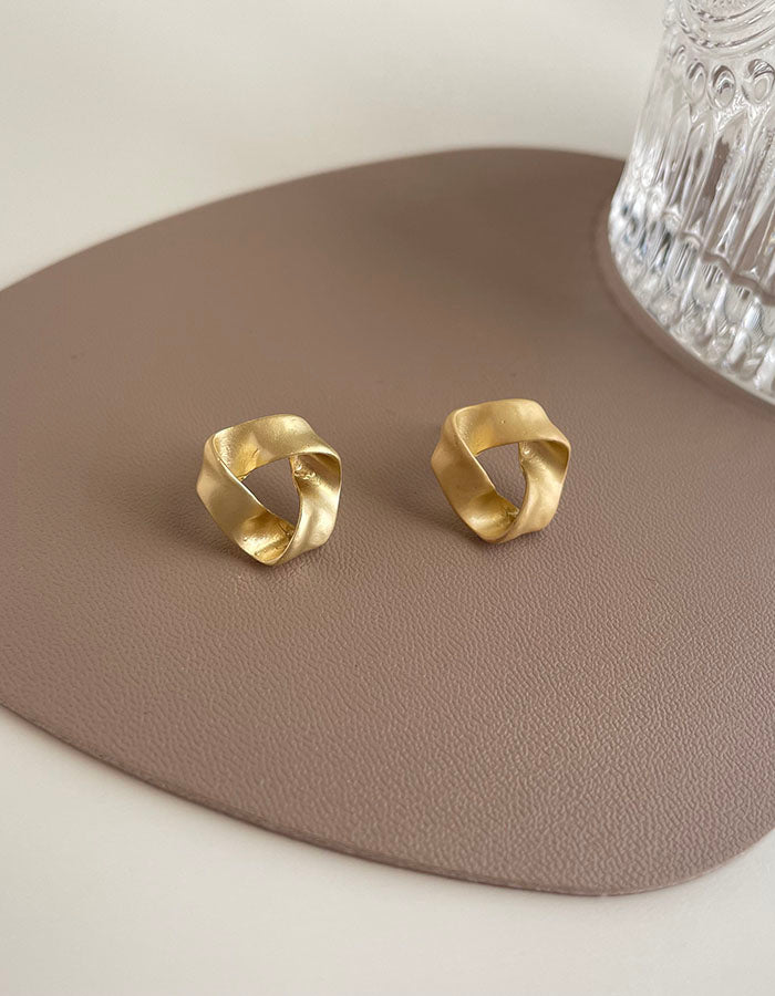 三角扭結耳環 - 925純銀針