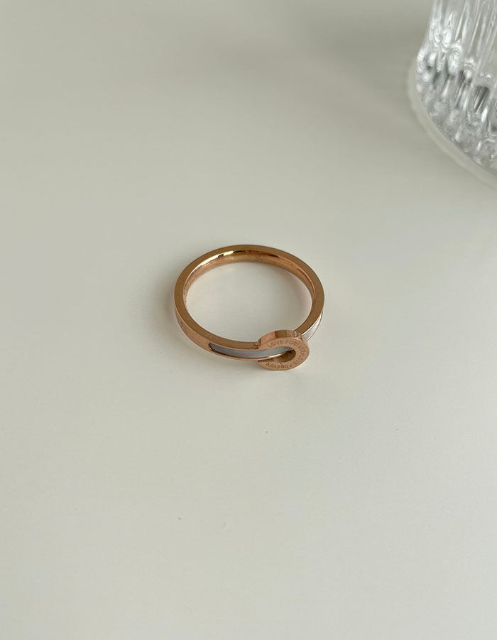 扣頭造型鈦鋼戒指