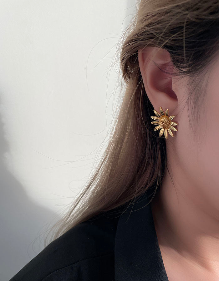 金色向日葵耳環 - 925純銀針