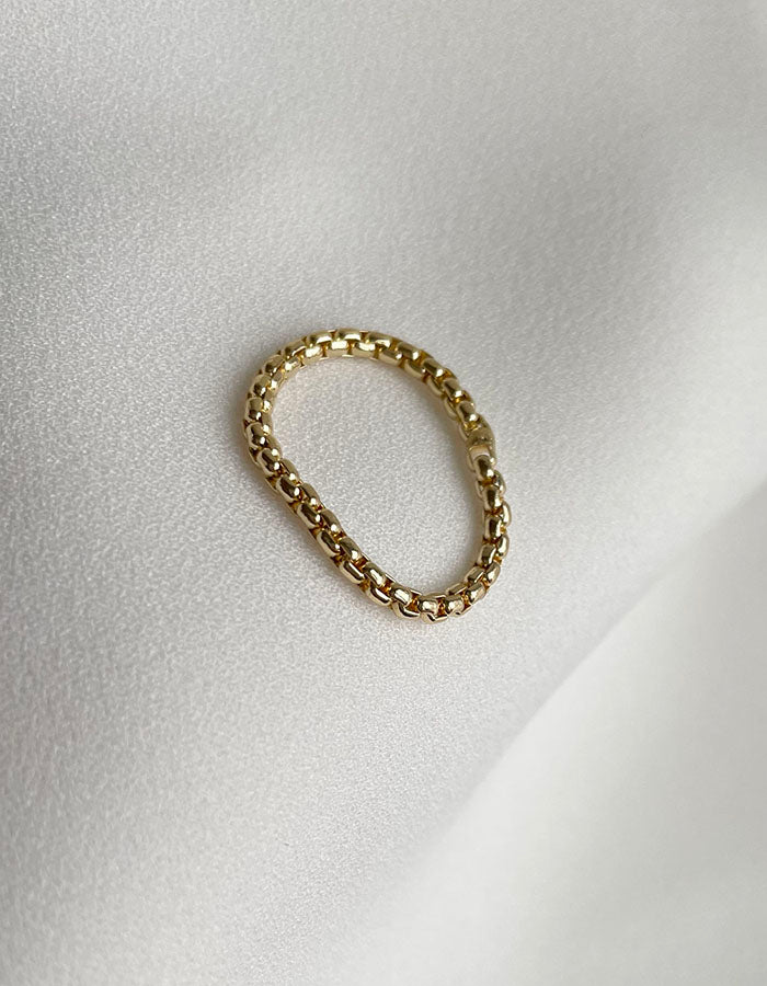 金屬細緻鍊條戒指