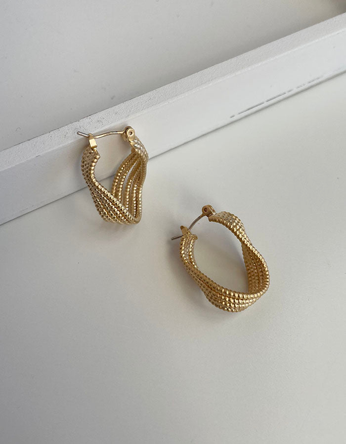 金屬扭曲麻花耳環