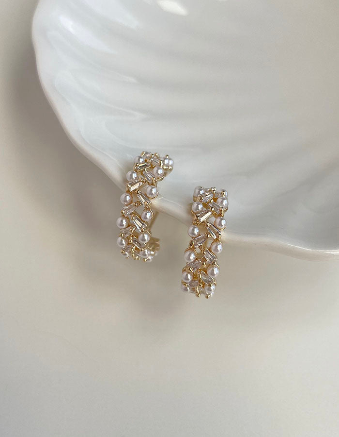 輕奢珍珠交錯環形耳環 - 925純銀針