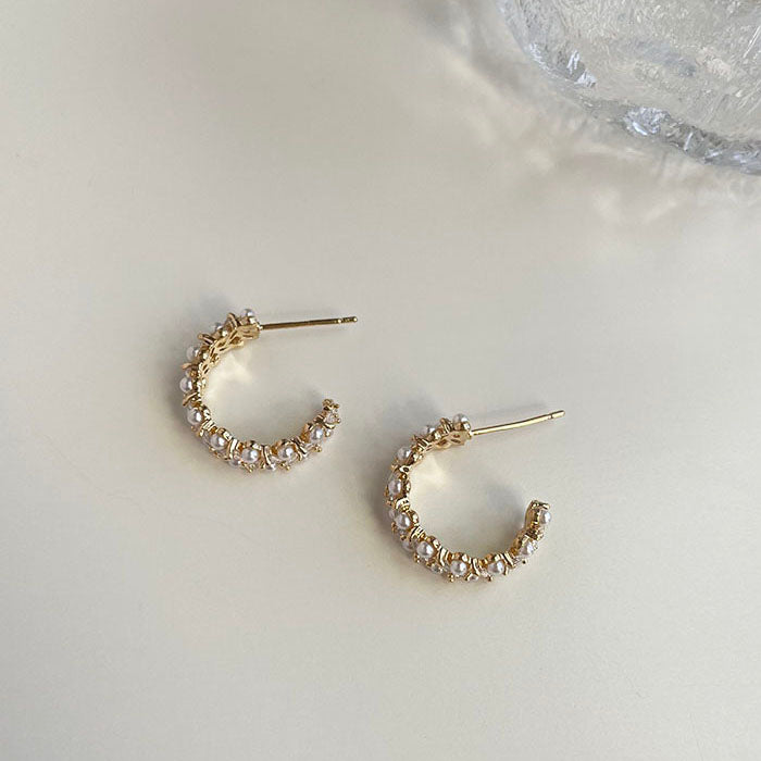 輕奢珍珠交錯環形耳環 - 925純銀針