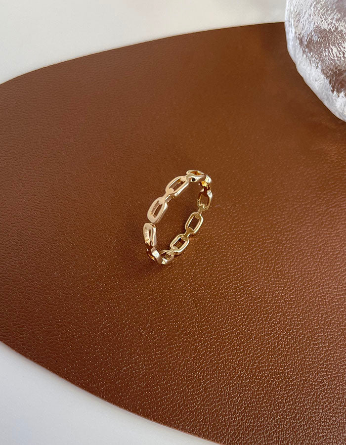 環繞圈圈鏤空戒指