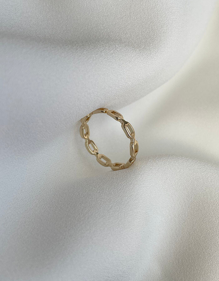 環繞圈圈鏤空戒指
