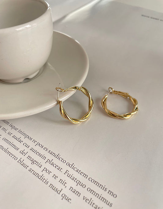 C字麻花造型耳環