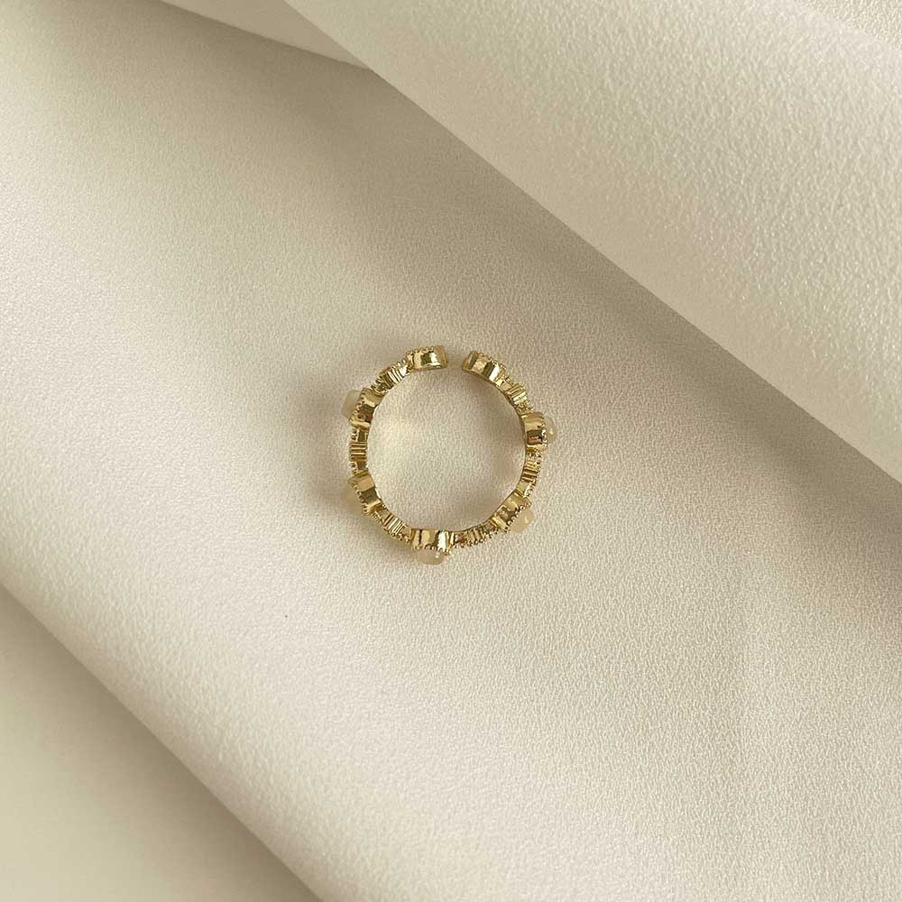 貓眼石環繞戒指