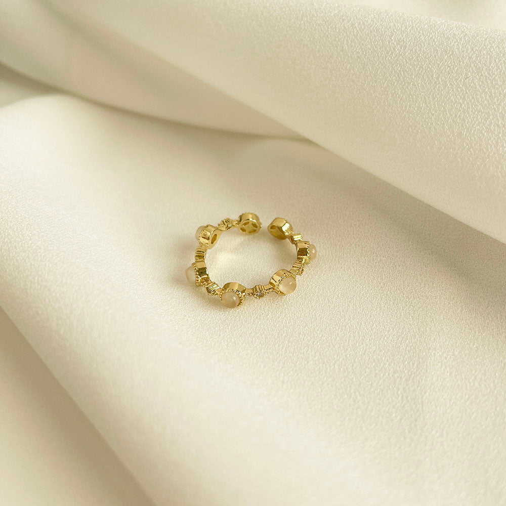 貓眼石環繞戒指