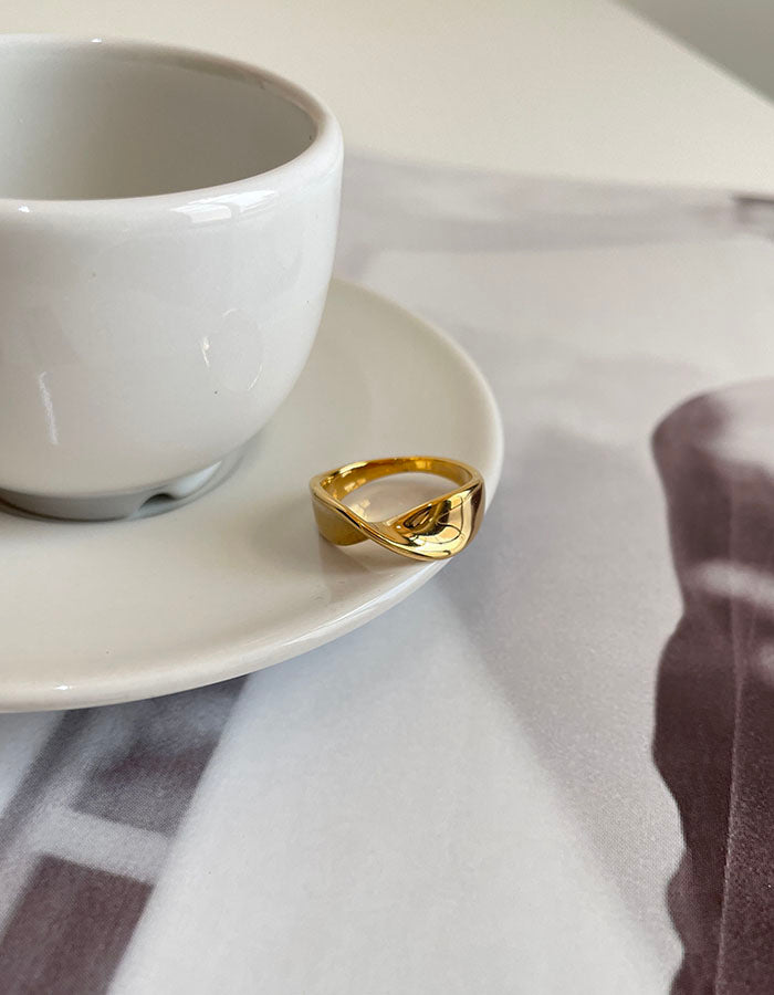 反轉現代藝術風戒指