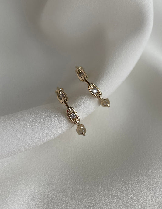 C字鍊條造型耳環 - 銀針