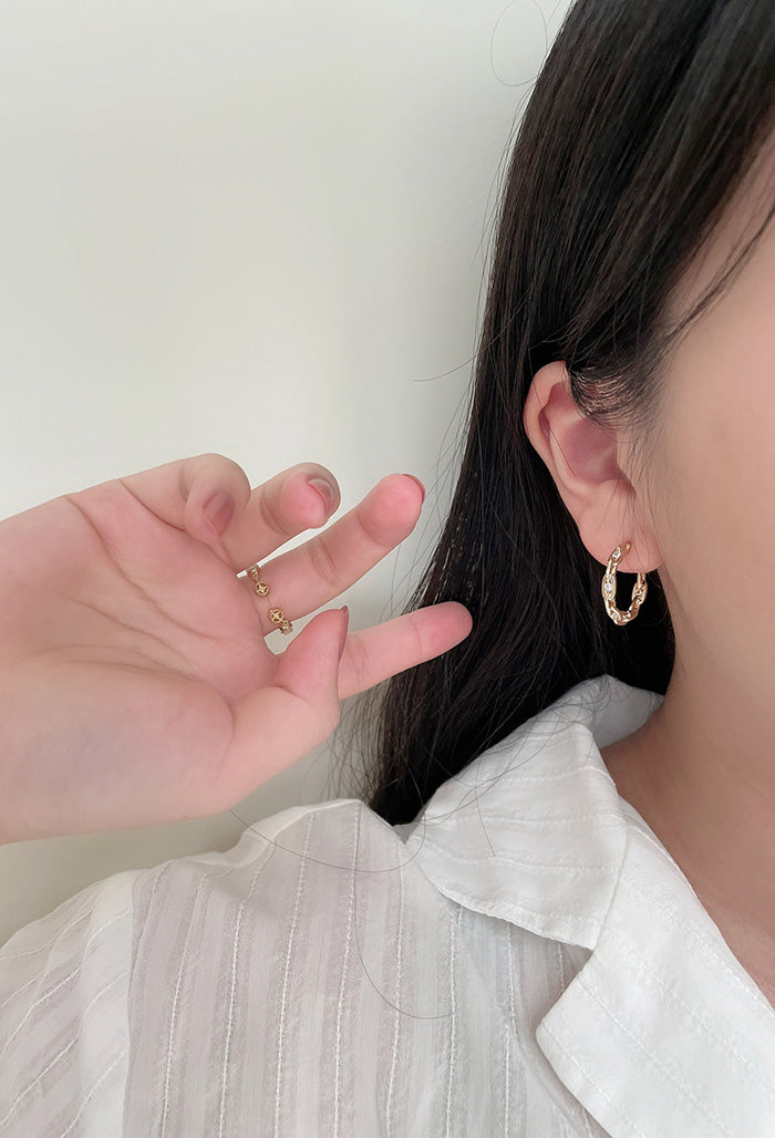 C字鍊條造型耳環 - 銀針