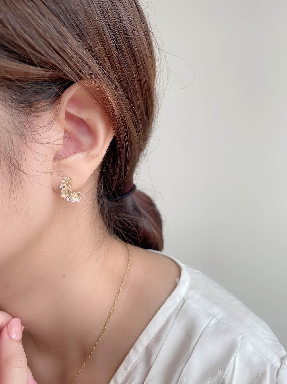 鑲鑽花朵耳環 - 925純銀針