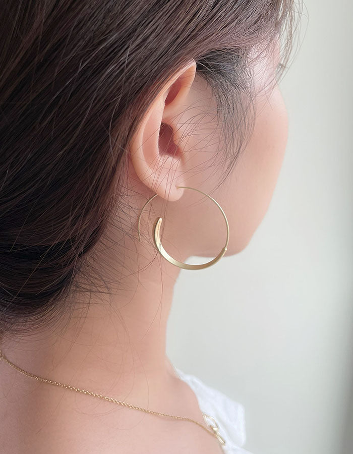 極美漩渦霧金耳圈