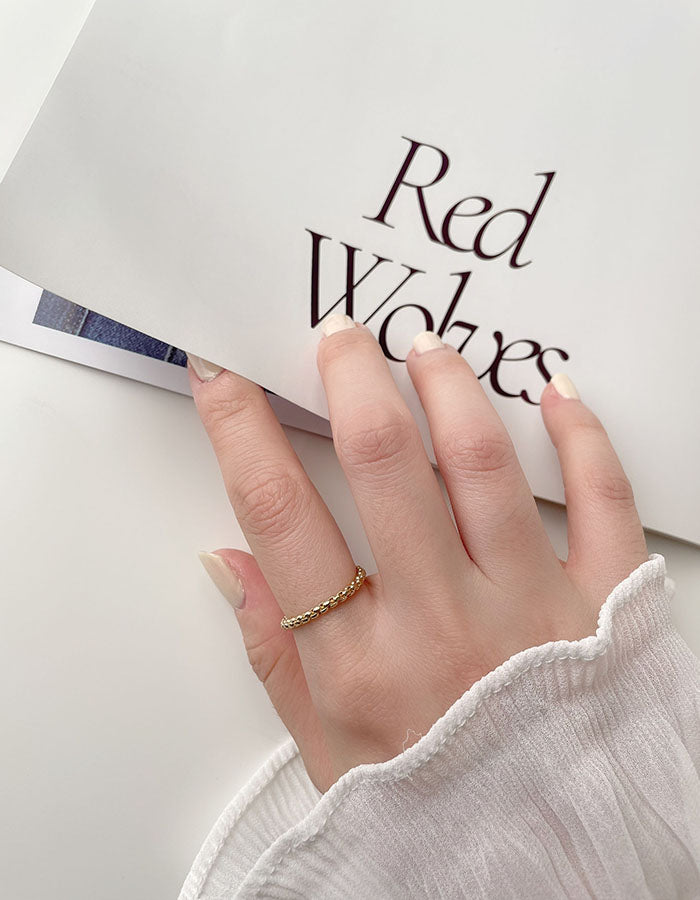 金屬細緻鍊條戒指