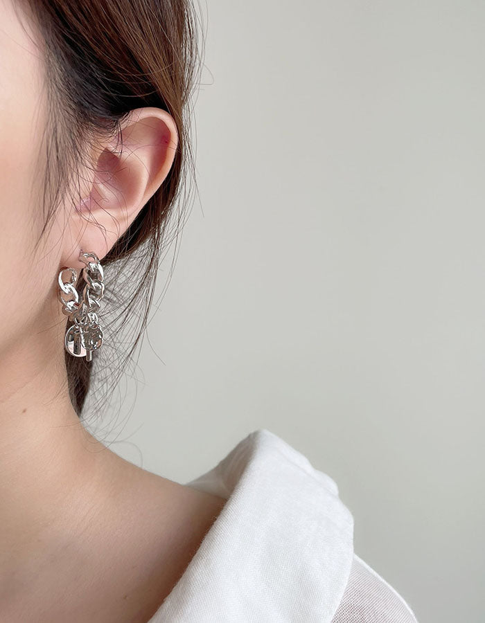 銀色鎖鏈垂墜耳環 - 925純銀針