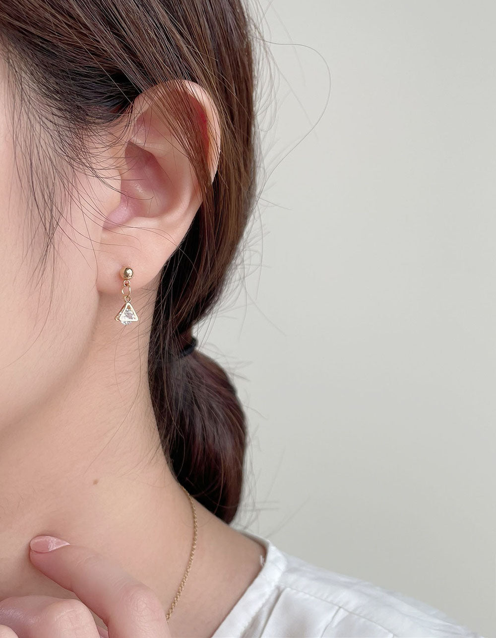 水鑽三角框耳環