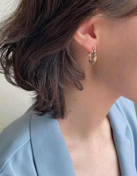 C字鍊條造型耳環 - 銀針